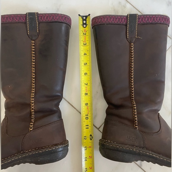 UGG Australia dark brown leather sheepskin Sherpa lined women leather boots sz 8 - Picture 10 of 10
